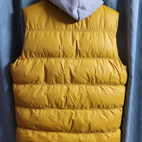 Vest - Picture 2 of 2